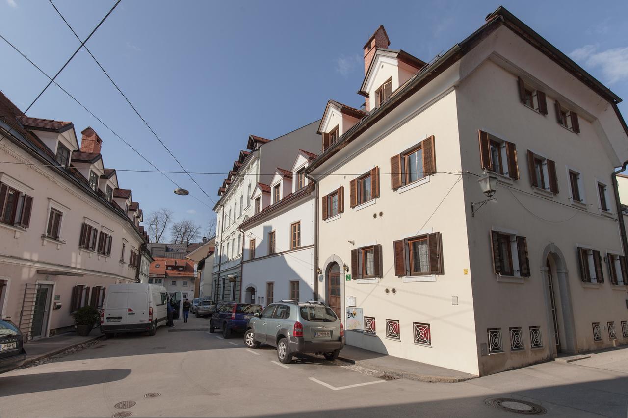 Spacious 2-Bedroom Apartment Zabjak With Ac Tour As Ljubljana Kültér fotó