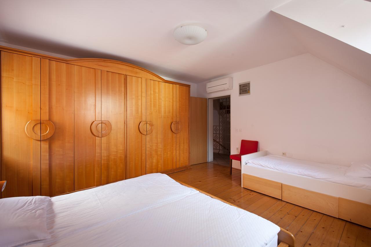 Spacious 2-Bedroom Apartment Zabjak With Ac Tour As Ljubljana Kültér fotó